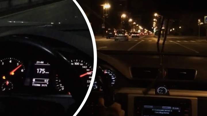 Дохвастались: ГИБДД разыскивает автомобилиста, который носился по ночной Тюмени