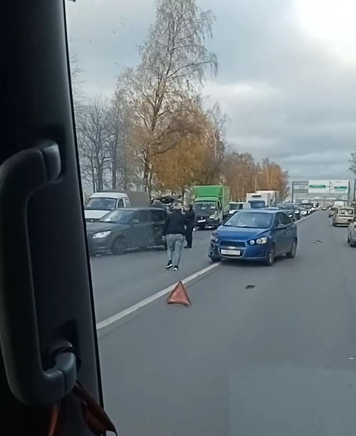 Скриншот видео из группы <a href="https://vk.com/wall-68471405_14015935" target="_blank" class="_">«ДТП и ЧП | Санкт-Петербург»</a>