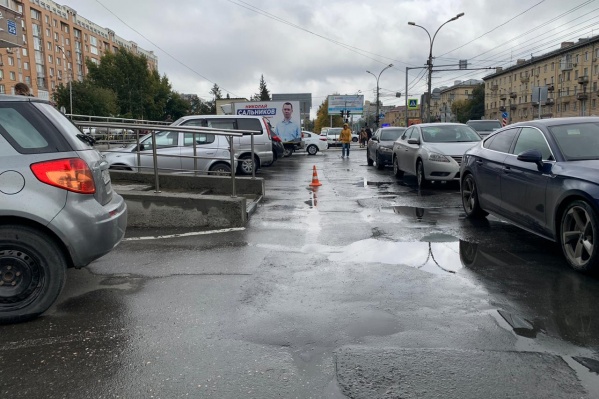Сейчас автоинспекторы ищут сбежавшего с места аварии водителя Сейчас автоинспекторы ищут сбежавшего с места аварии водителя