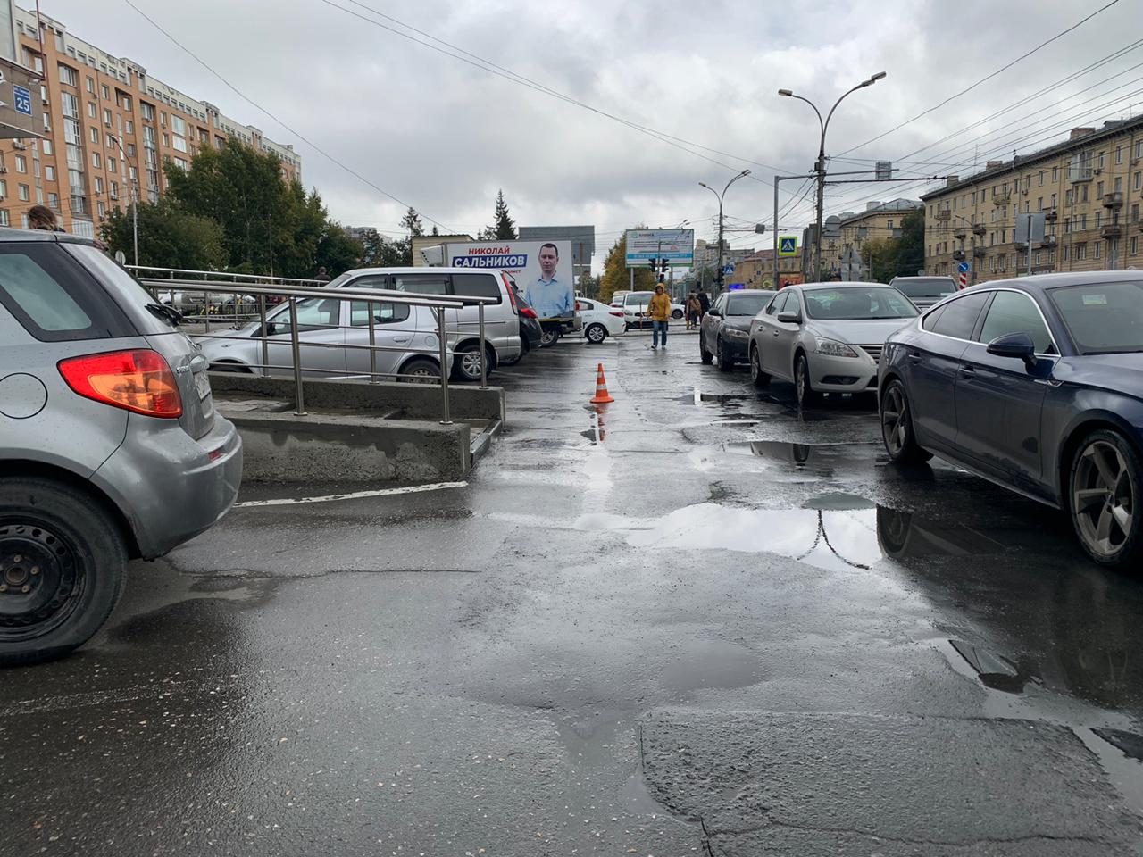 Скрылась с места дтп на парковке. Скрылась с места дтп на парковке. Скрылся с места дтп медвежьегорск. Марина малафеева место аварии. Сериал сбил девушку на парковке.