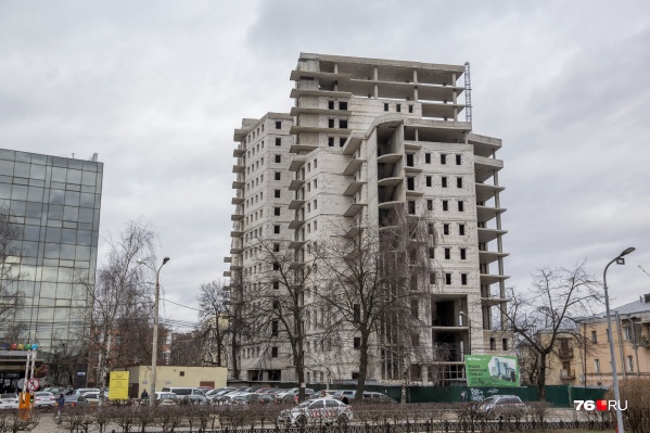 Стройка у Октябрьской площади скоро возобновится Стройка у Октябрьской площади скоро возобновится