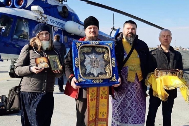 Служителей церкви сопровождала икона, хорошо знакомая многим самарцам Служителей церкви сопровождала икона, хорошо знакомая многим самарцам