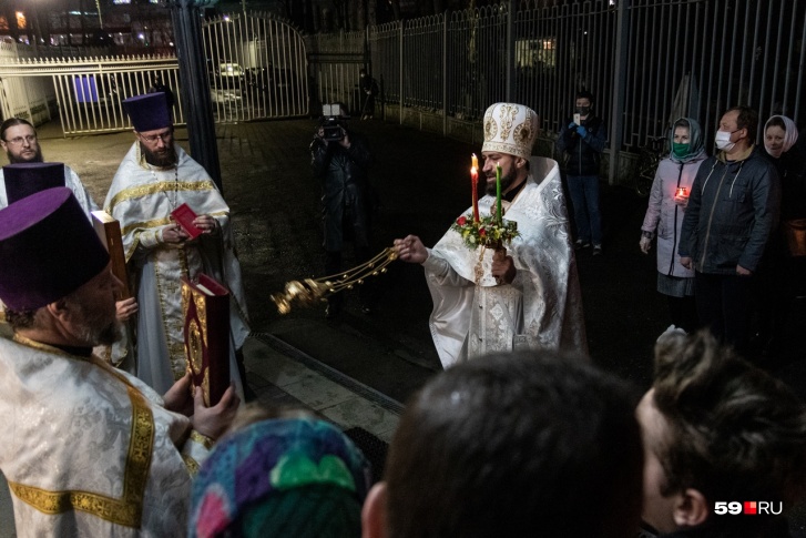 Андрей Литовка во время Пасхальной службы Андрей Литовка во время Пасхальной службы