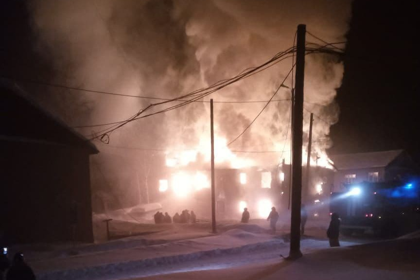 На севере края 25 человек остались без крова из-за пожара