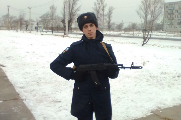 Александр Татаренко сначала служил во Владивостоке, а в марте его перевели в Сибирцево, где начались проблемы Александр Татаренко сначала служил во Владивостоке, а в марте его перевели в Сибирцево, где начались проблемы