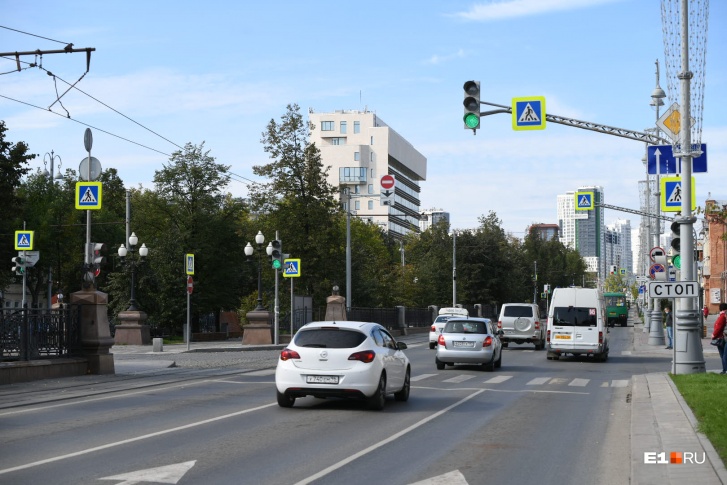 Дорожники изменили правила проезда перекрестка Ленина — Хохрякова