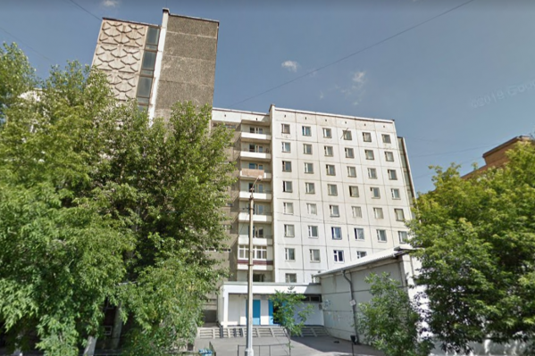 В общежитии проживают 400 человек В общежитии проживают 400 человек
