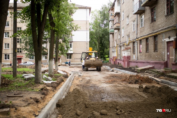 В Ярославле планируют отремонтировать 310 километров дорог В Ярославле планируют отремонтировать 310 километров дорог