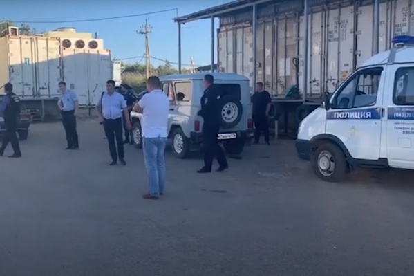 На месте преступления следователи нашли газовый пистолет, переделанный под стрельбу боевыми патронами На месте преступления следователи нашли газовый пистолет, переделанный под стрельбу боевыми патронами