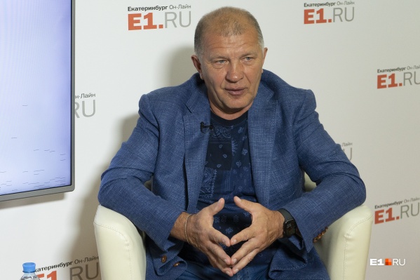Григорий Иванов рассказал читателям E1.RU, с кем из игроков пришлось расстаться и где будет тренироваться команда Григорий Иванов рассказал читателям E1.RU, с кем из игроков пришлось расстаться и где будет тренироваться команда