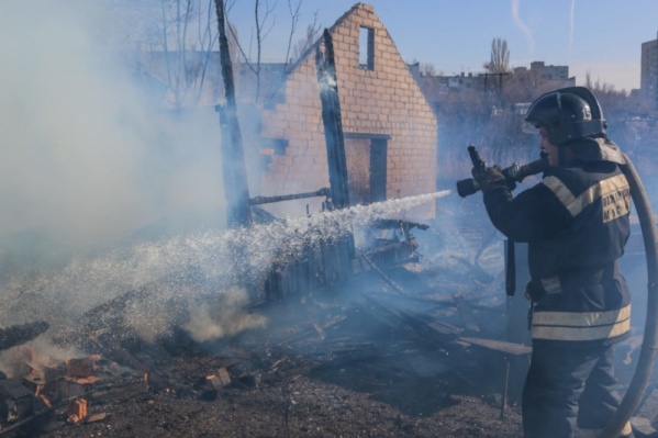 При пожаре погибли три человека При пожаре погибли три человека
