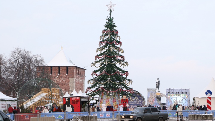 Компания, украшавшая Нижний Новгород к Новому году, заявила, что мэрия «кинула» их с контрактом