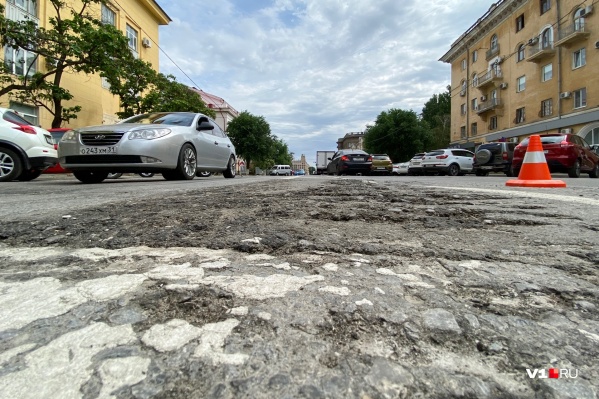 «Асфальт нужно менять» «Асфальт нужно менять»