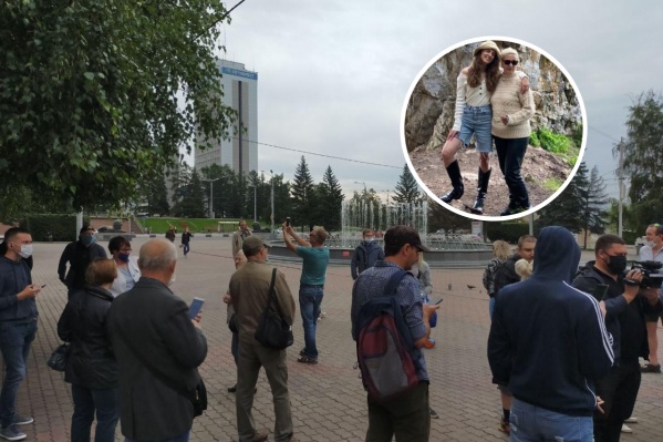 Семья Тимофеевых (на фото Наталья с дочерью Татьяной) оказалась на площади случайно Семья Тимофеевых (на фото Наталья с дочерью Татьяной) оказалась на площади случайно