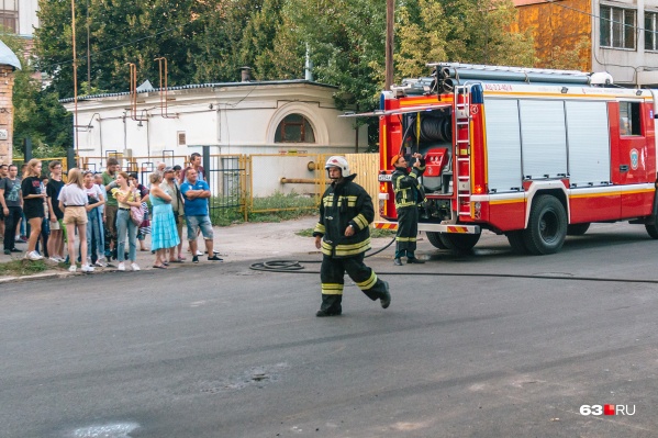 Пожарным потребовалось 25 минут для тушения огня, но, к сожалению, без жертв не обошлось Пожарным потребовалось 25 минут для тушения огня, но, к сожалению, без жертв не обошлось