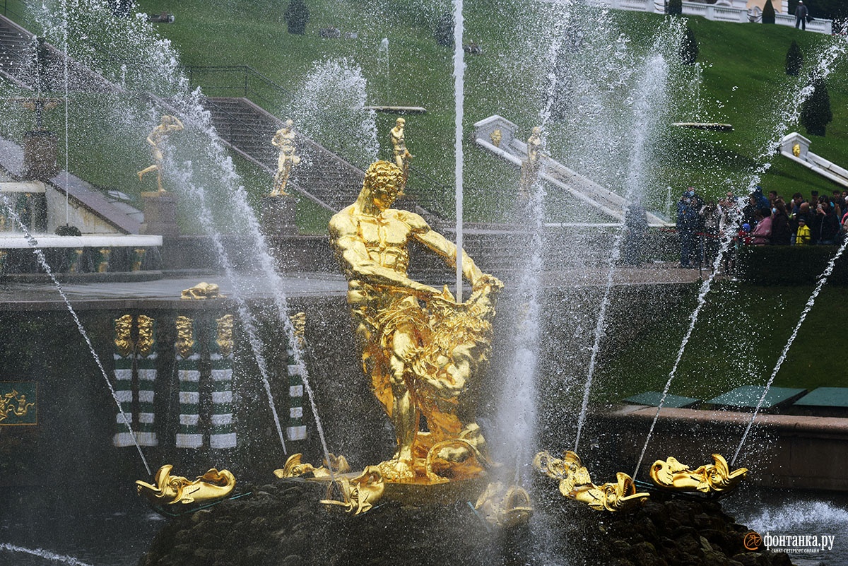Петергоф (дворцово-парковый ансамбль) фонтаны. Петергоф фонтаны 2023. В питере фонтаны до какого числа работают. Петергоф 1999 год. Петергоф фонтаны 2024.