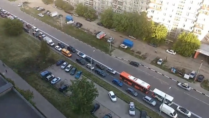 Нижегородские дачники собрали огромные пробки на выездах из города