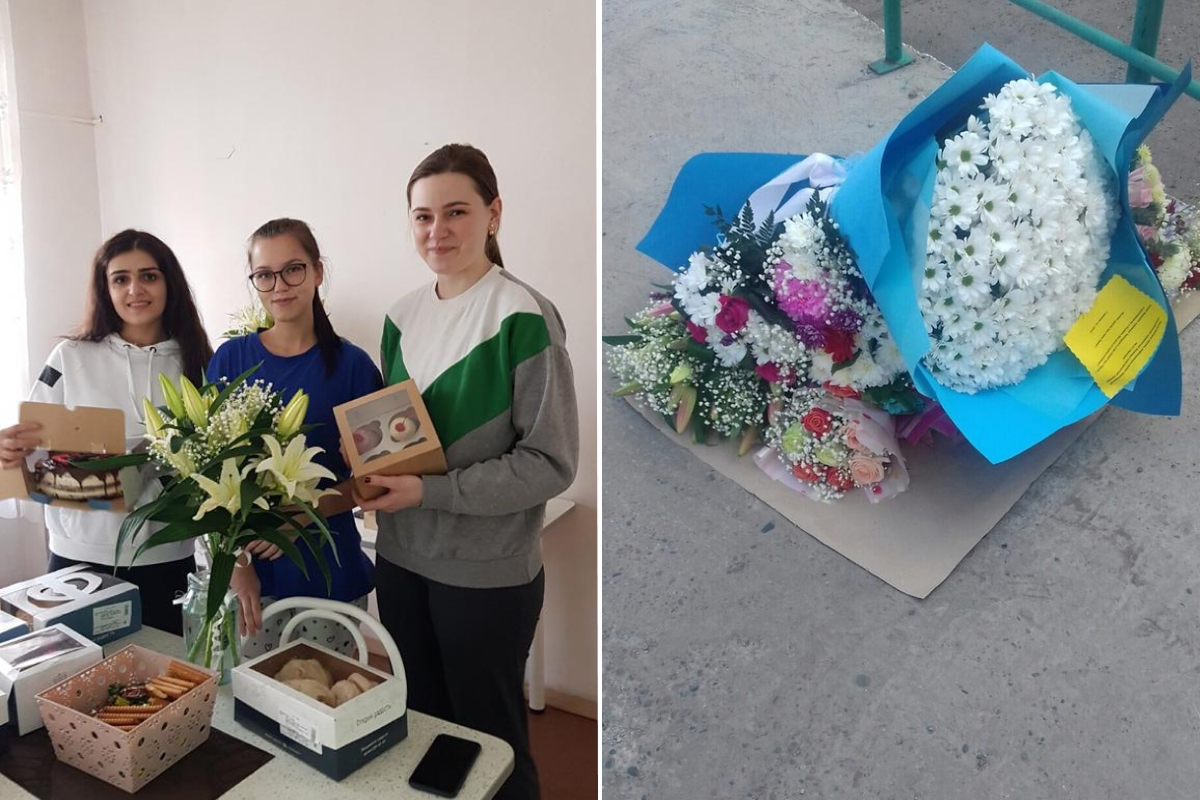 Совсем молодые девушки-медсестры с цветами Совсем молодые девушки-медсестры с цветами
