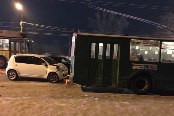 Автоинспекторы продолжают выяснять все подробности происшествия Автоинспекторы продолжают выяснять все подробности происшествия