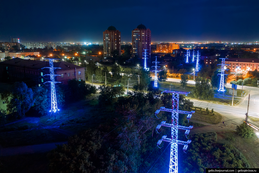 Главное новшество в городской подсветке — опоры ЛЭП, переливающиеся разноцветными огнями Главное новшество в городской подсветке — опоры ЛЭП, переливающиеся разноцветными огнями