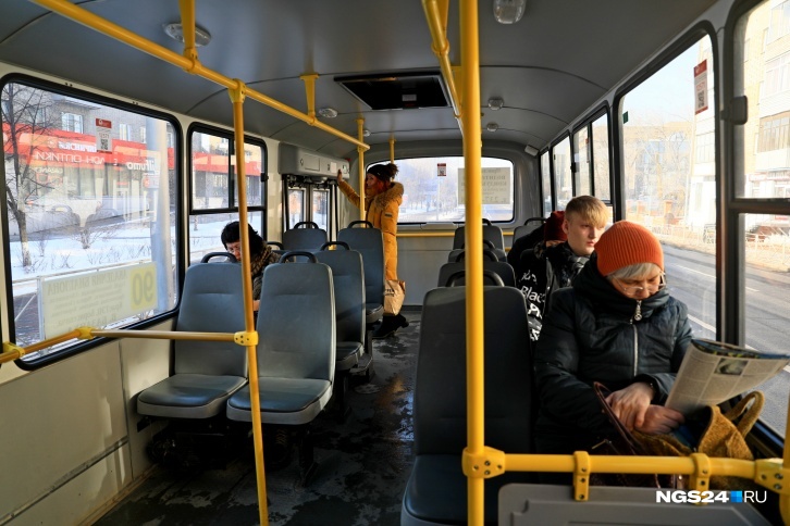 Пассажиры жаловались на большие интервалы в движении автобуса Пассажиры жаловались на большие интервалы в движении автобуса