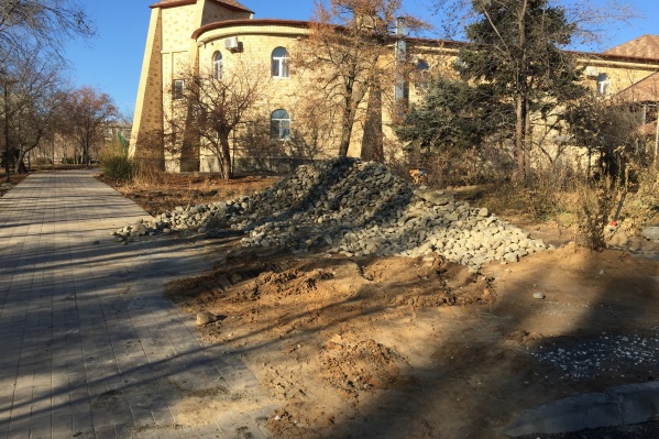 По словам мужчины, в новом парке осталось много недоделок По словам мужчины, в новом парке осталось много недоделок