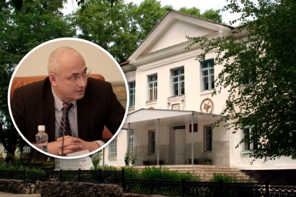 Министр образования Александр Кузнецов сегодня съездил в кусинскую школу, учителя которой заявили о запланированных сокращениях Министр образования Александр Кузнецов сегодня съездил в кусинскую школу, учителя которой заявили о запланированных сокращениях