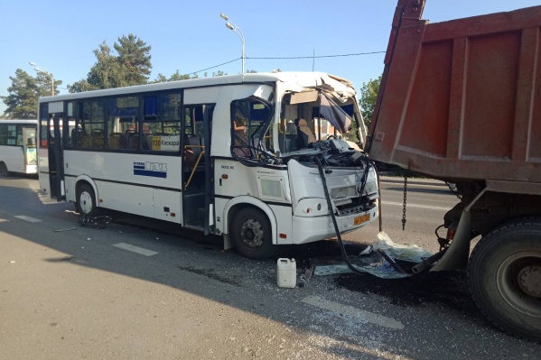 Водителю автобуса стало плохо, и он не помнит, как произошла авария Водителю автобуса стало плохо, и он не помнит, как произошла авария