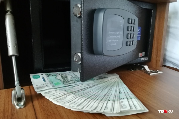 Пять лет женщина начисляла себе зарплату побольше Пять лет женщина начисляла себе зарплату побольше