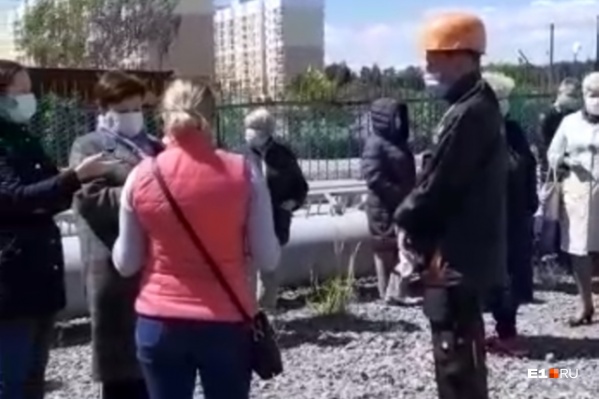 Жители вызвали полицию и обратились в прокуратуру Жители вызвали полицию и обратились в прокуратуру
