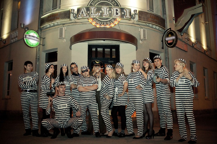 Бар в центре Екатеринбурга в 2010 году открыли два безработных бармена