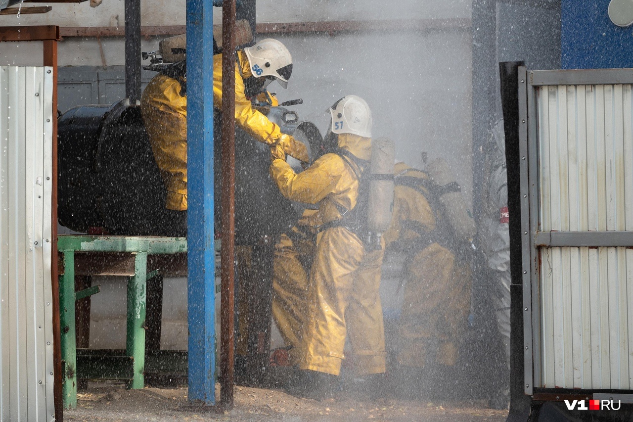 действия при аварии с выбросом хлора. утечка хлора опасно. аварии с выбросом биологически опасных веществ. при выбросе хлора. поведение при выбросе хлора.