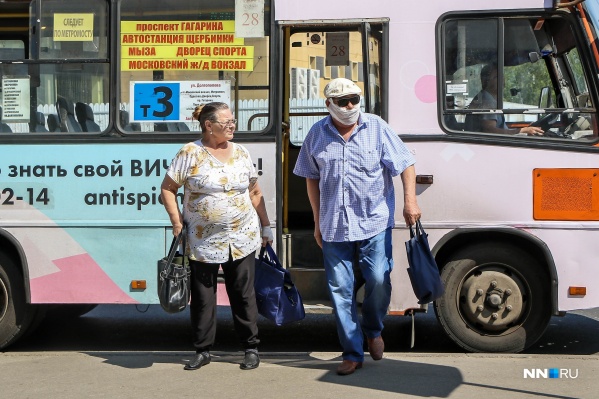 В жару очень тяжело находиться на улице в маске или марлевой повязке В жару очень тяжело находиться на улице в маске или марлевой повязке 