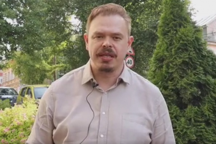 Сергей Юрьевич успокоил выпускников и их родителей Сергей Юрьевич успокоил выпускников и их родителей