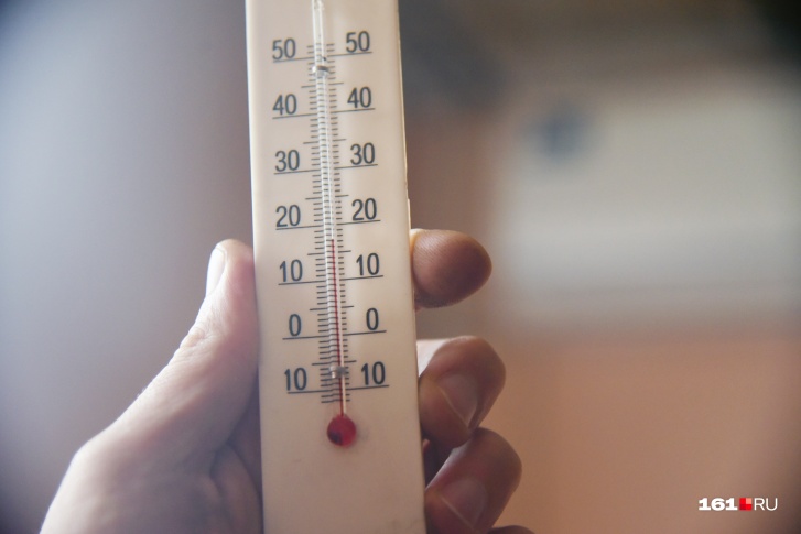 Жильцы говорят, что температура в доме — около +15 градусов