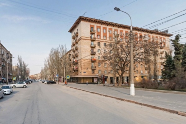 Пожарные и полиция возле кафе не на шутку напугали волгоградцев Пожарные и полиция возле кафе не на шутку напугали волгоградцев