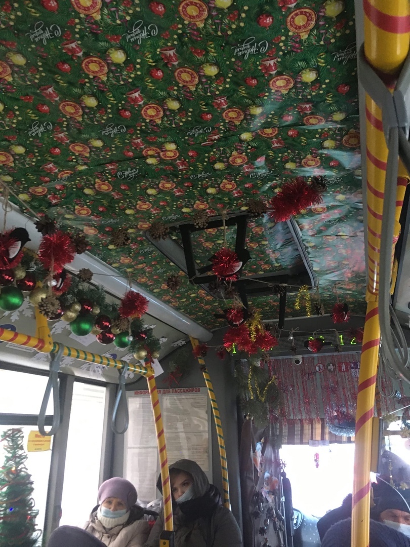 По Тюмени ездит сказочный автобус