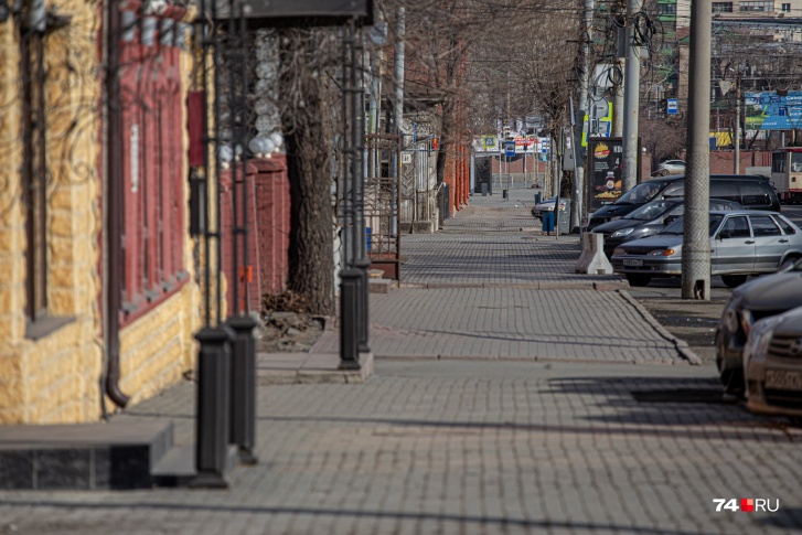 Жителей Челябинска просят лишний раз не выходить на улицу. В регионе объявили режим всеобщей изоляции