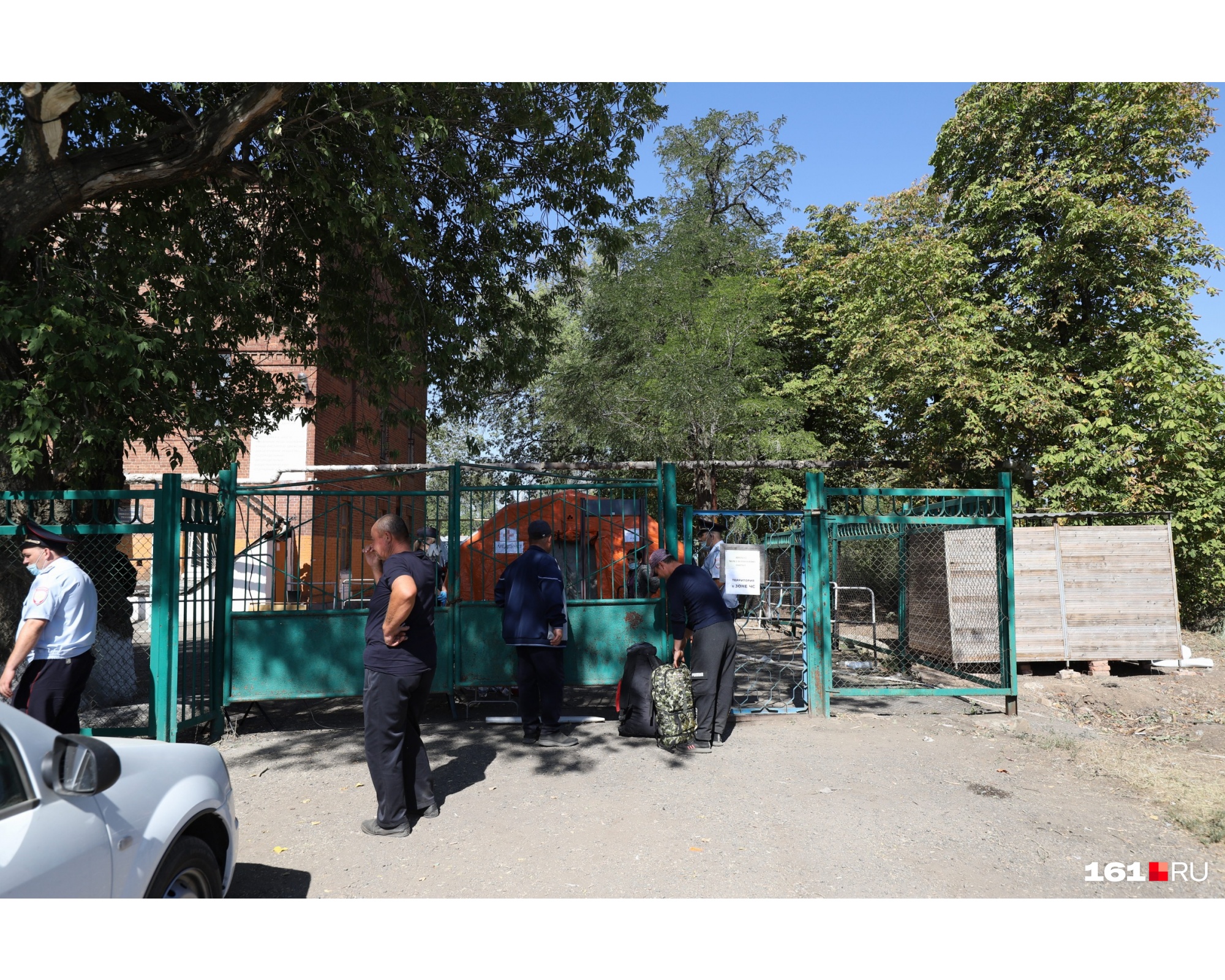 В официальном лагере разместили 820 человек В официальном лагере разместили 820 человек