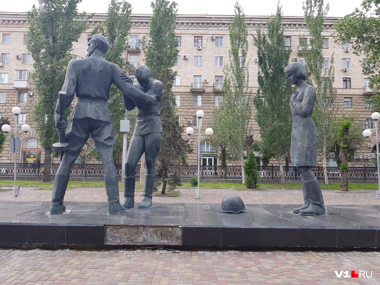В Волгограде разрушается памятник комсомольцам — защитникам Сталинграда