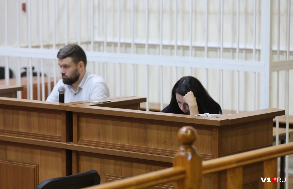 «Вот-вот родит»: в Волгограде вновь отложили вопрос об отсрочке бывшей судье, сбившей двух пешеходов