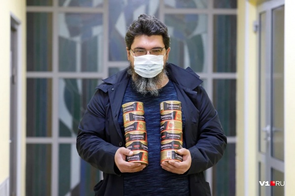 Куда вы столько тушенки набрали, товарищ? В магазинах дефицита не предвидится Куда вы столько тушенки набрали, товарищ? В магазинах дефицита не предвидится