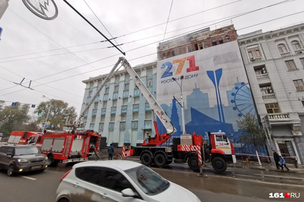 Пожар в доме Сариевых тушили <nobr class="_">19 часов</nobr> Пожар в доме Сариевых тушили <nobr class="_">19 часов</nobr>