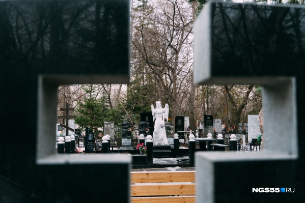 У омских ритуальных агентств по-прежнему есть работа. А вот возможностей стало несколько меньше У омских ритуальных агентств по-прежнему есть работа. А вот возможностей стало несколько меньше