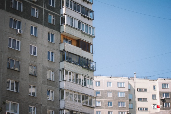 Упав с пятого этажа, животное получило травмы, от которых скончалось на месте Упав с пятого этажа, животное получило травмы, от которых скончалось на месте