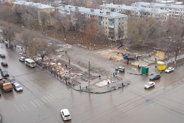 Вот так выглядела площадка сразу после сноса рынка Вот так выглядела площадка сразу после сноса рынка