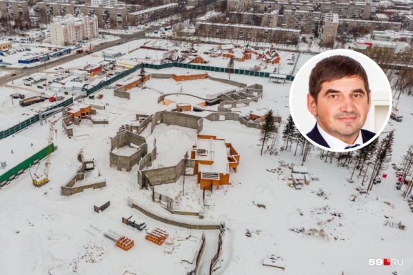 Дмитрий Левинский был гендиректором ГКУ «УКС Пермского края», которое выступало заказчиком строительства зоопарка Дмитрий Левинский был гендиректором ГКУ «УКС Пермского края», которое выступало заказчиком строительства зоопарка