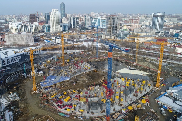 Строительство ледовой арены началось в сентябре 2019 года Строительство ледовой арены началось в сентябре 2019 года
