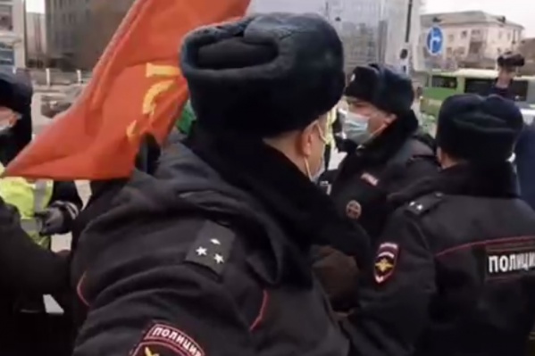 Акция началась с задержания Черепанова Акция началась с задержания Черепанова