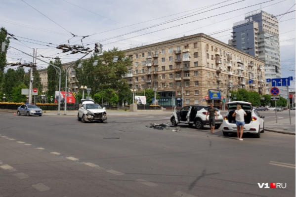 В аварии пострадали двое детей, ехавших в Renault В аварии пострадали двое детей, ехавших в Renault